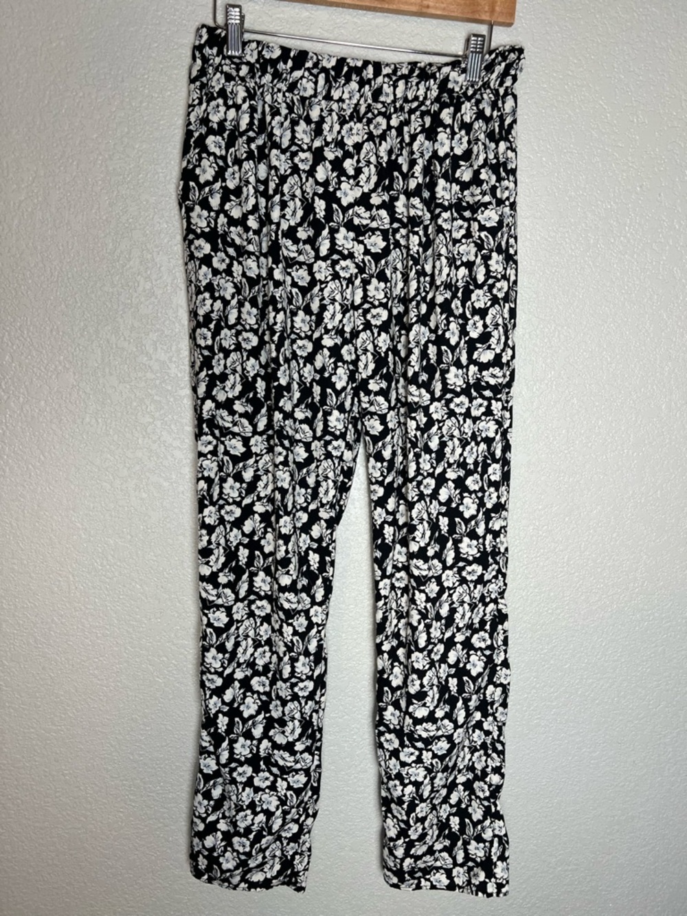 Vintage Black & White Floral Cropped Pants